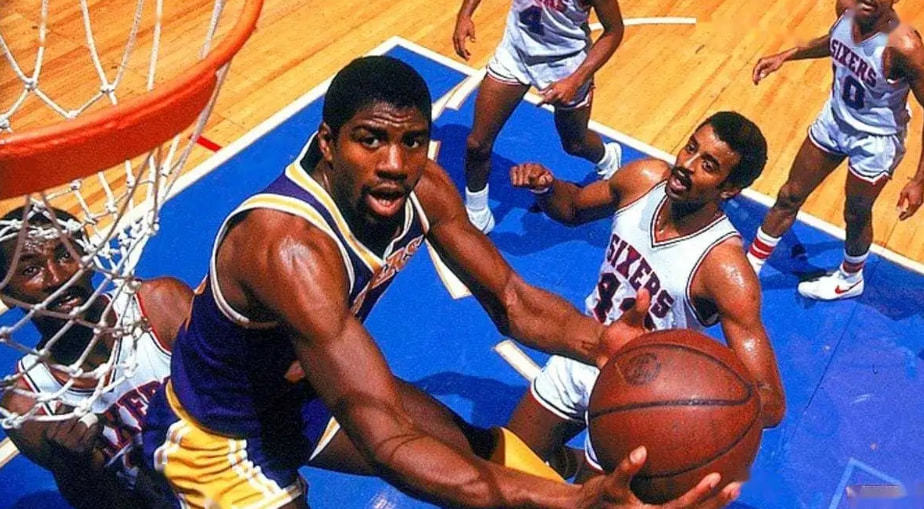 短到反手小 短到反手小